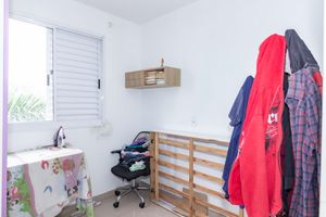 Image 9 - 884910