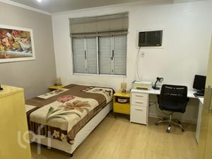 Image 11 - 884911