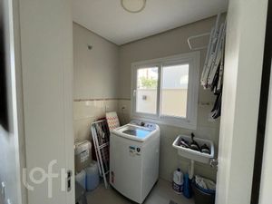 Image 8 - 884912