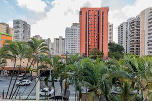 Image 6 - 884913