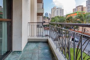 Image 4 - 884913