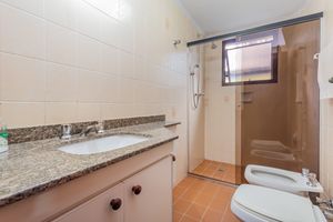 Image 15 - 884913