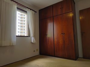 Image 14 - 884913