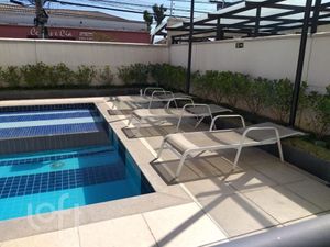 Image 9 - 884916