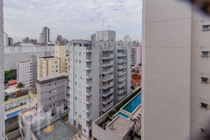 Image 5 - 884916