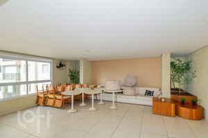 Image 34 - 884916