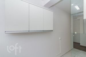 Image 20 - 884916