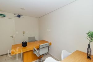 Image 30 - 884916