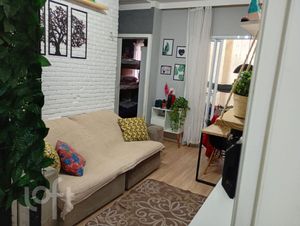 Image 19 - 884917