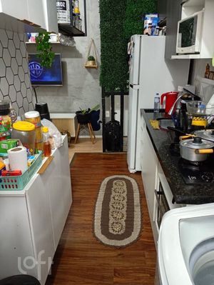 Image 4 - 884917