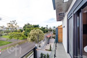 Image 30 - 884918