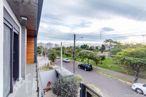 Image 31 - 884918