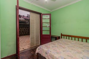 Image 9 - 884925