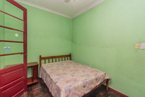 Image 8 - 884925