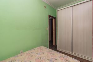 Image 7 - 884925