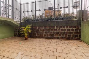 Image 10 - 884925
