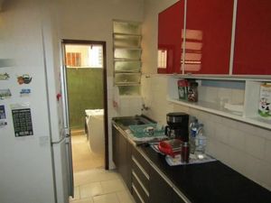 Image 4 - 884925