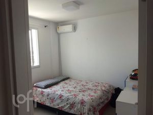 Image 9 - 884926