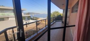 Image 19 - 884927