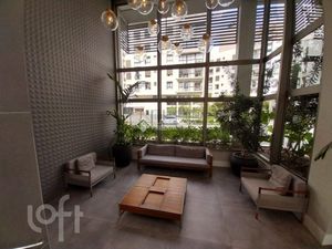 Image 20 - 884929
