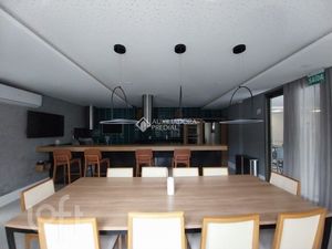 Image 22 - 884929