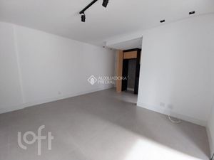 Image 1 - 884929