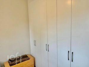 Image 15 - 884930
