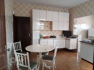 Image 4 - 884931