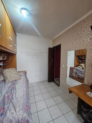 Image 10 - 884936
