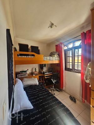 Image 18 - 884936