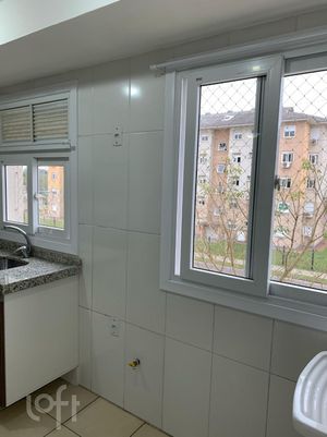 Image 5 - 884937