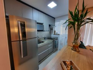 Image 8 - 884939