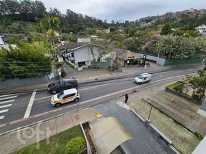 Image 3 - 884940