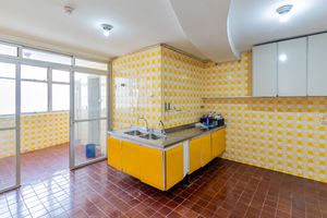 Image 22 - 884942