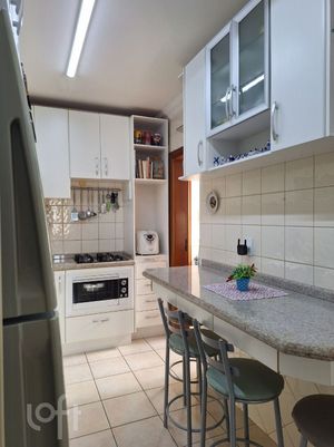 Image 8 - 884944