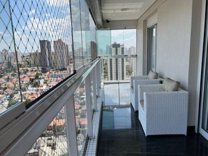 Image 6 - 884945