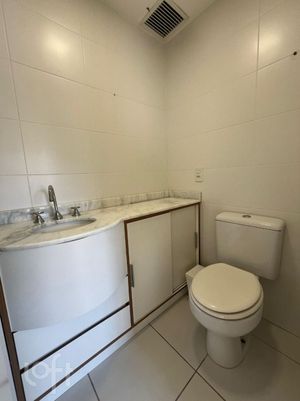 Image 15 - 884947