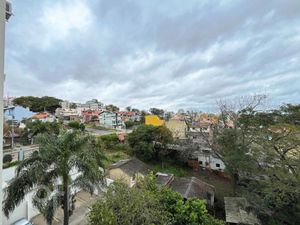 Image 33 - 884951