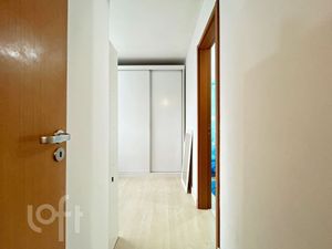 Image 11 - 884951