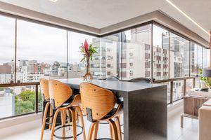 Image 4 - 884953