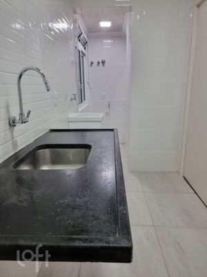 Image 7 - 884962