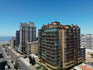 Image 17 - 884964