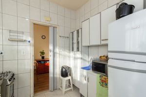 Image 14 - 884968