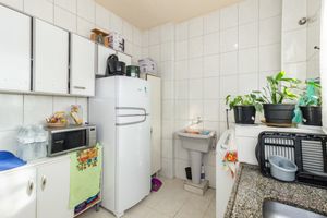 Image 15 - 884968