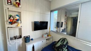 Image 18 - 884969
