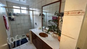 Image 11 - 884969