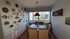 Image 4 - 884969