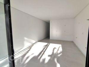 Image 4 - 884970