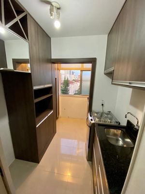 Image 8 - 884974