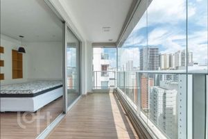 Image 6 - 884979